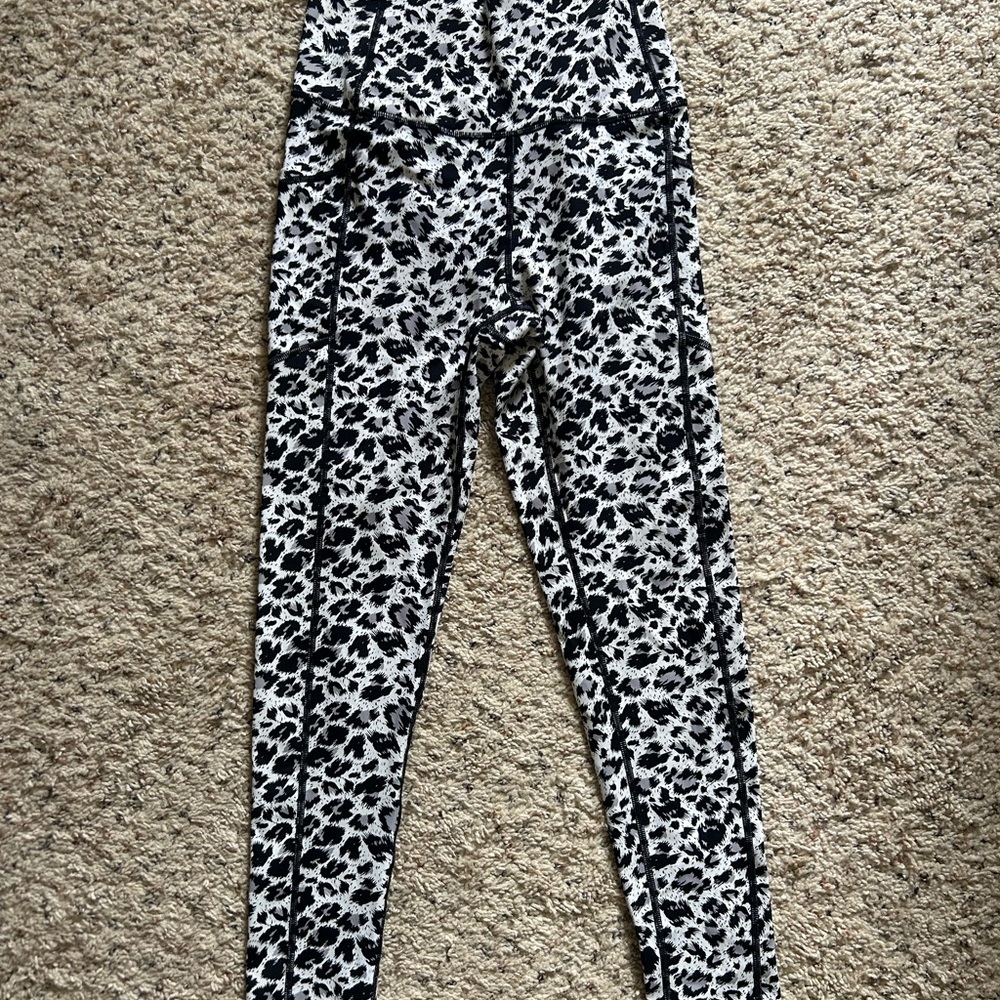 ZYIA Black & White Leopard High-Rise Leggings
